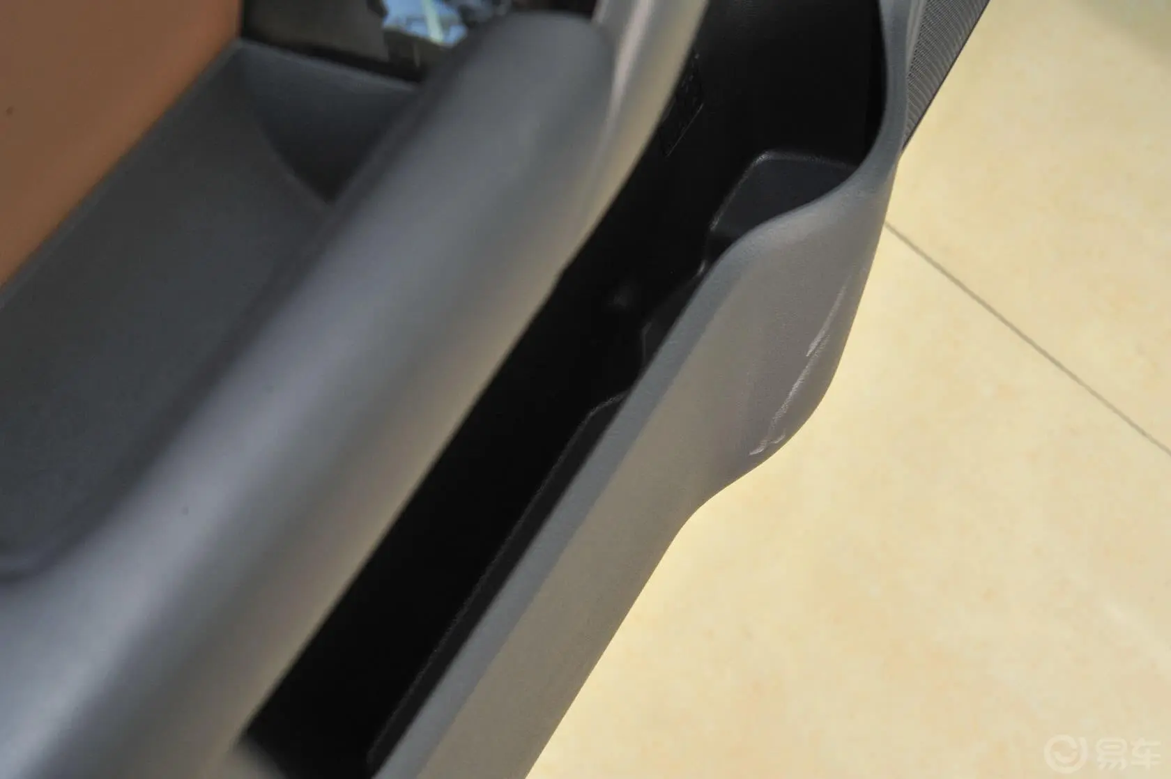 福瑞迪1.6L 手动 Premium Special驾驶员侧车门内门板