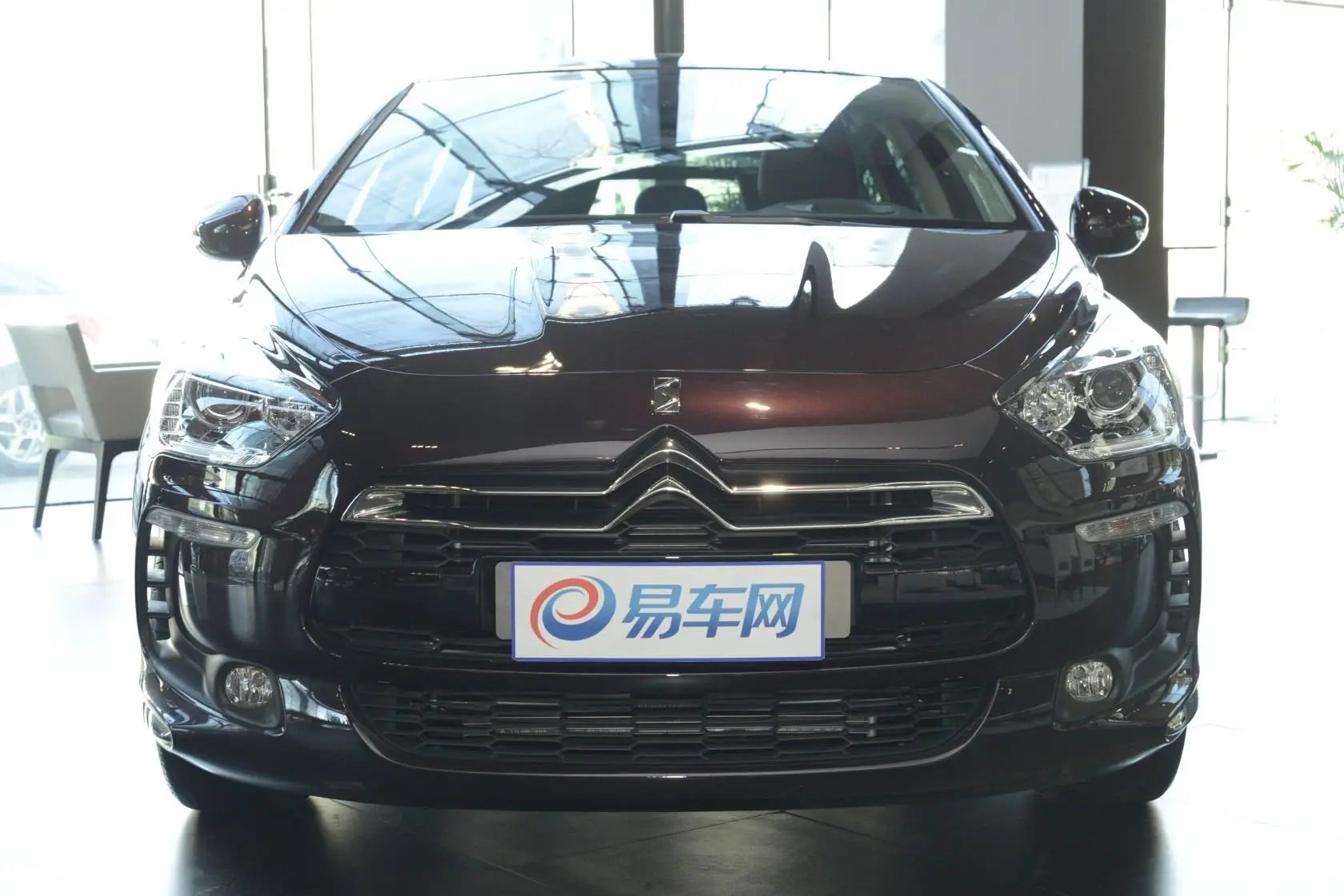 DS 51.6T 手自一体 THP200 豪华版正前水平