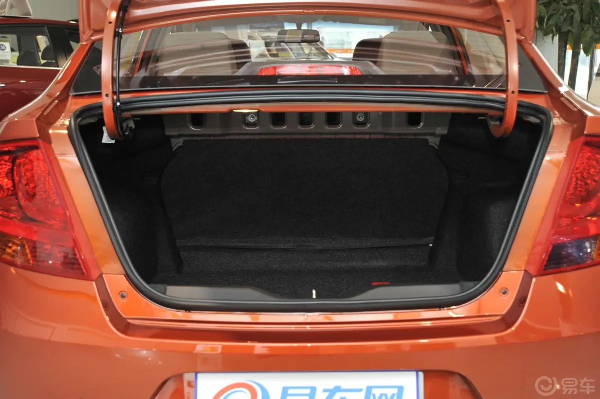 赛欧3三厢 1.4 SX EMT 优逸版行李箱空间