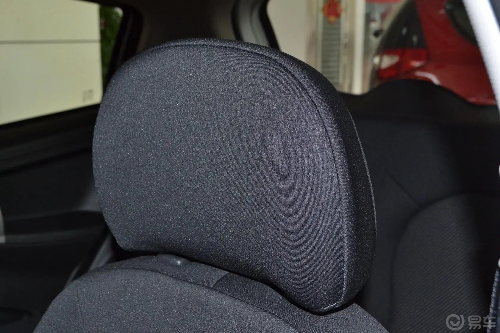 悦悦1.0L 手动 国际版 舒适型驾驶员头枕