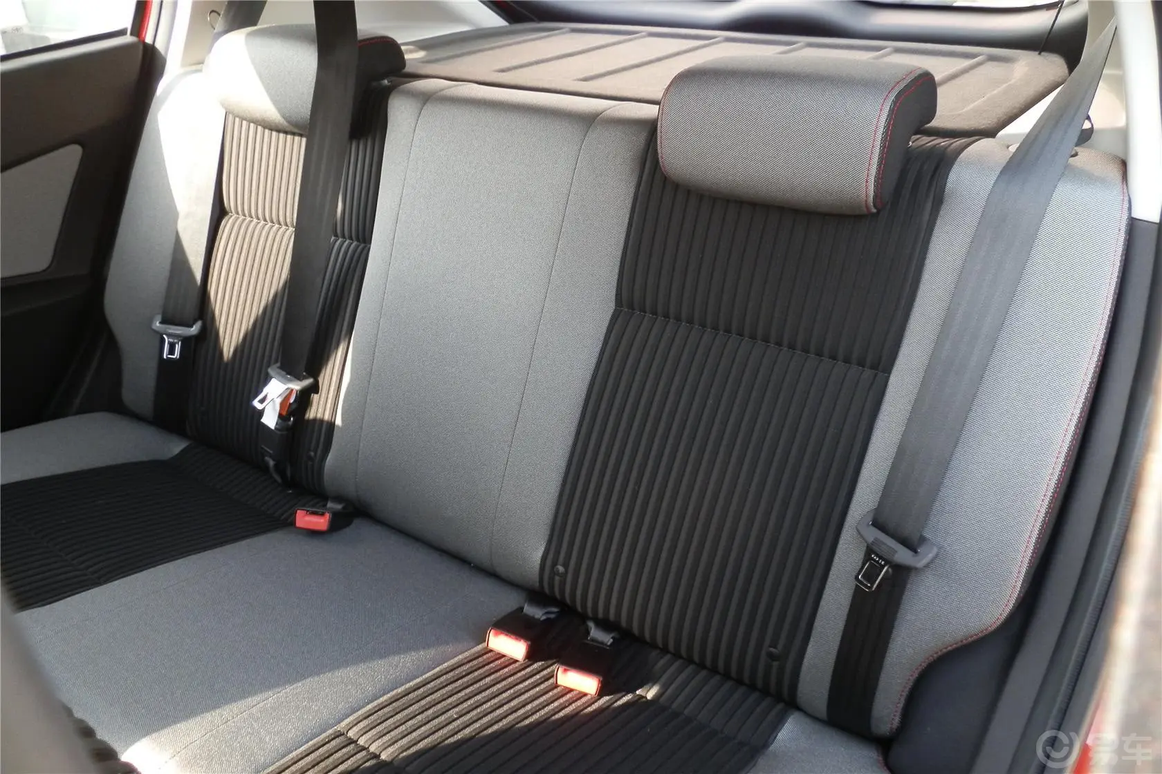 欧朗两厢 1.5L 自动 舒适型后排座椅