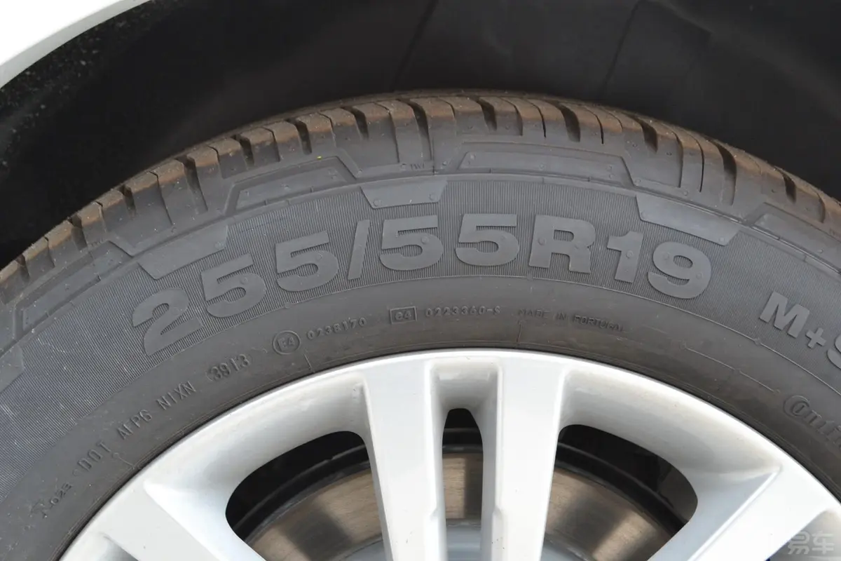 发现第四代 3.0 V6 SC HSE 汽油版轮胎规格