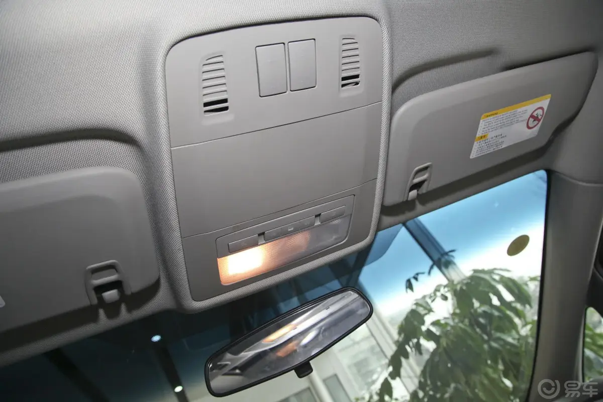 英朗XT 1.6L 自动 时尚型前排车顶中央控制区