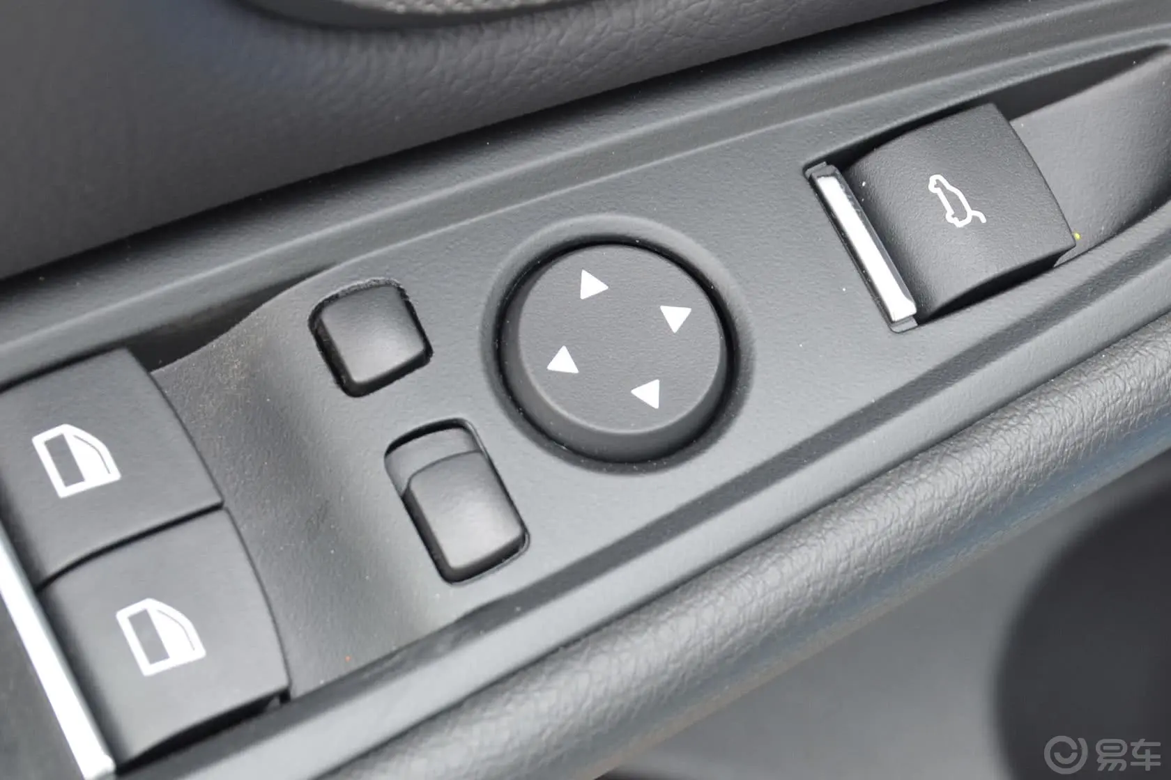 宝马X5(进口)xDrive35i 豪华型外后视镜控制键