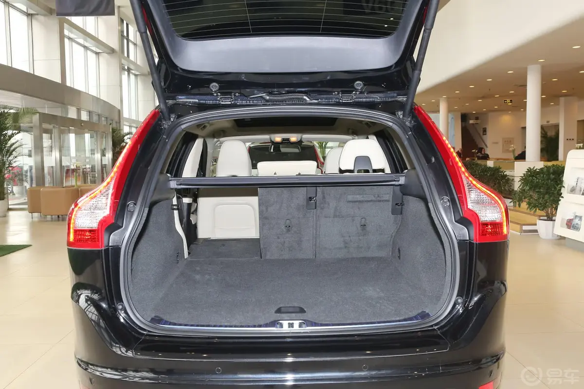 沃尔沃XC60(进口)3.0T T6 智雅版空间