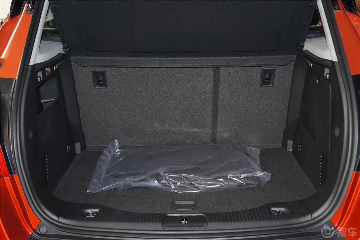 昂科拉1.4T G 自动 两驱 都市精英型行李箱空间