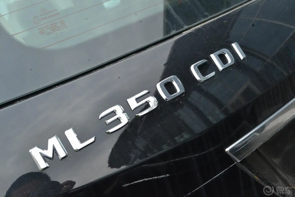 奔驰M级ML350 4MATIC 柴油版尾标