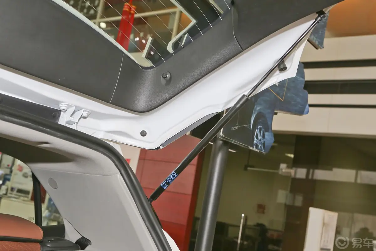昂科拉1.4T GL 自动 两驱 都市领先型行李厢支撑杆
