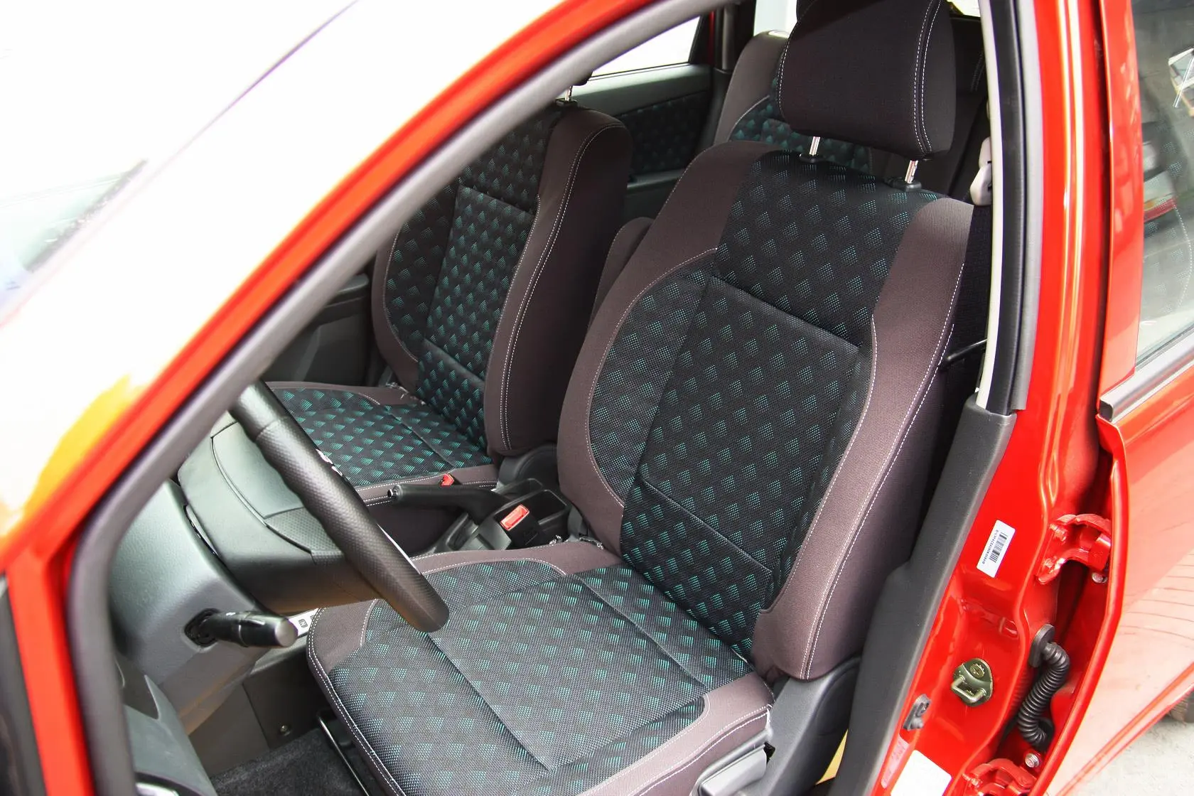 利亚纳A6两厢 1.5L 自动 畅想型驾驶员座椅