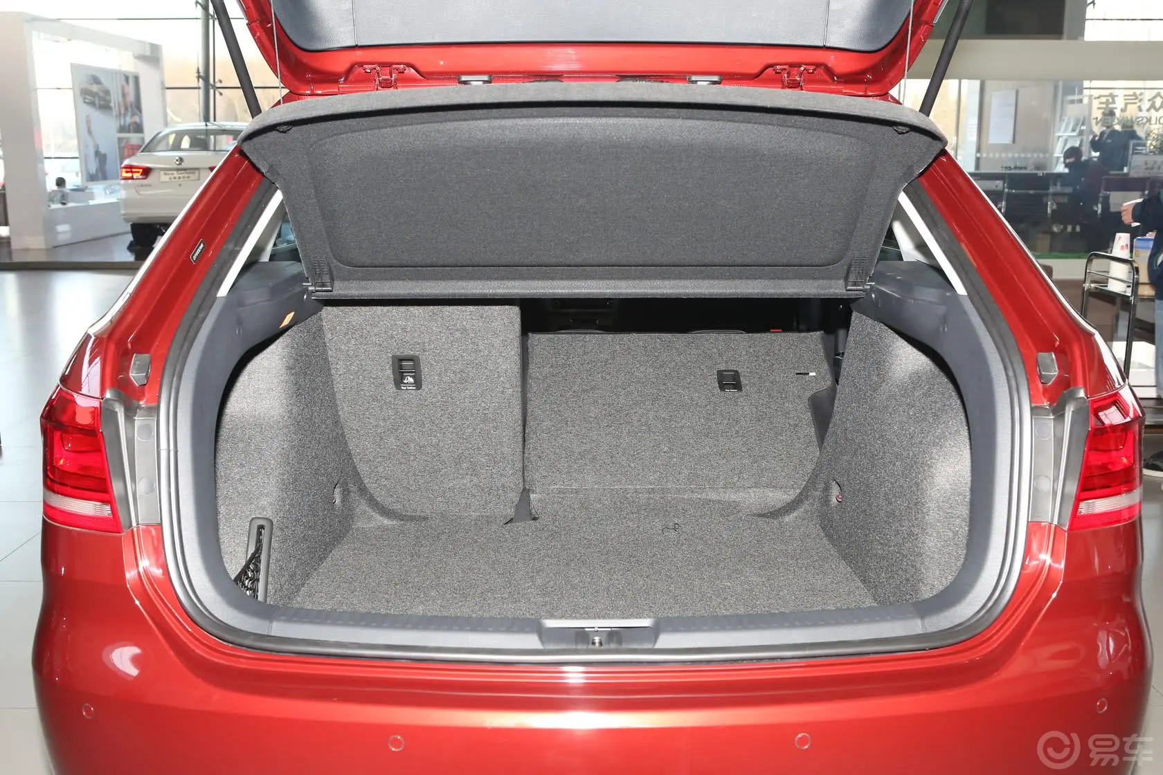 朗行1.6L 手动 舒适版行李箱空间