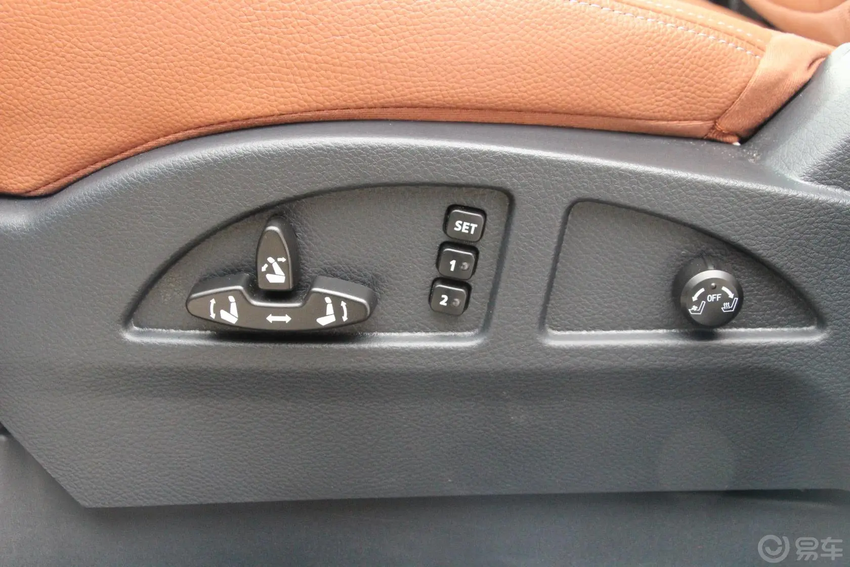 大7 SUV荣耀典藏版 2.2T 自动 两驱座椅调节键