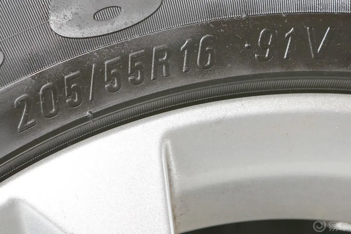 传祺GA51.8T 自动 精英版轮胎规格