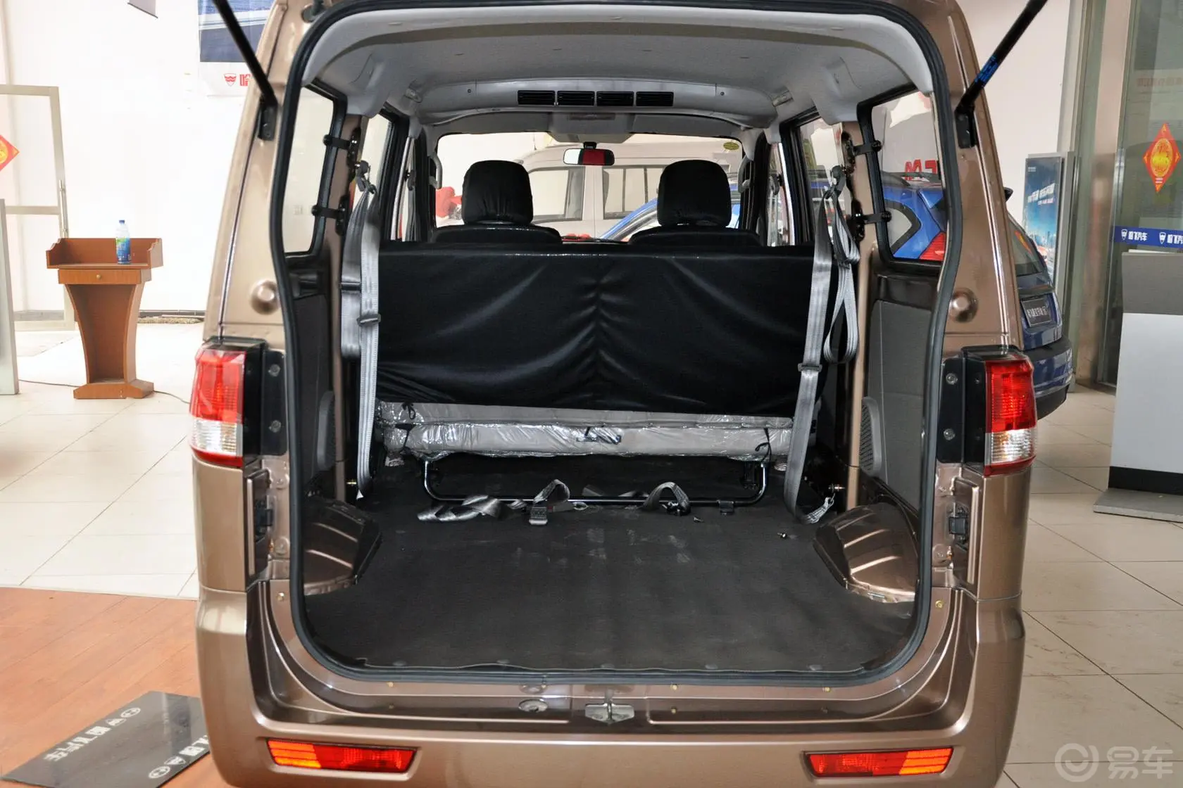 中意V5 1.3L 手动 舒适型行李箱空间