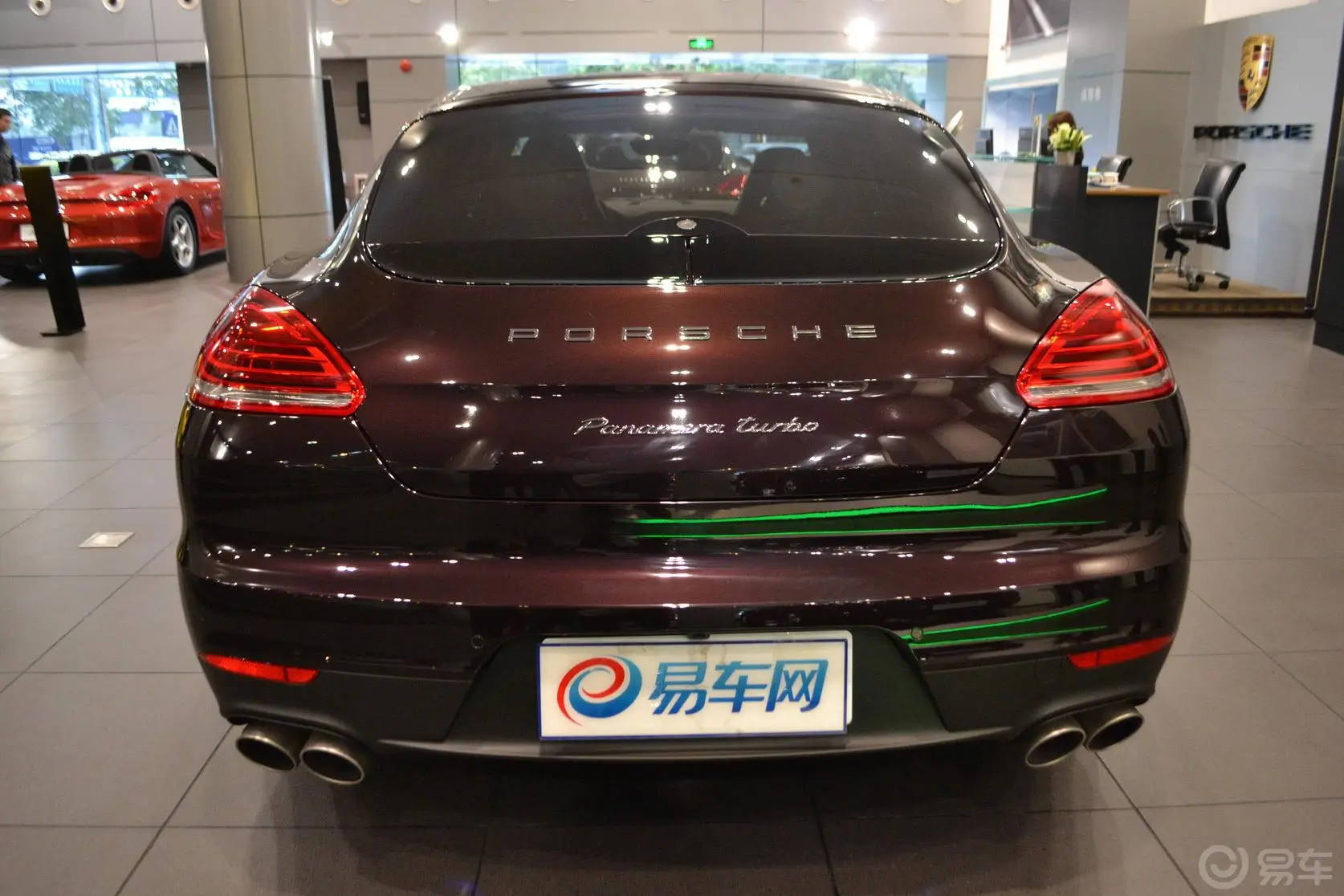 PanameraPanamera GTS 4.8L正后水平