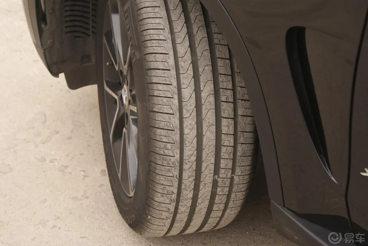 宝马X5(进口)xDrive35i 尊享型轮胎花纹