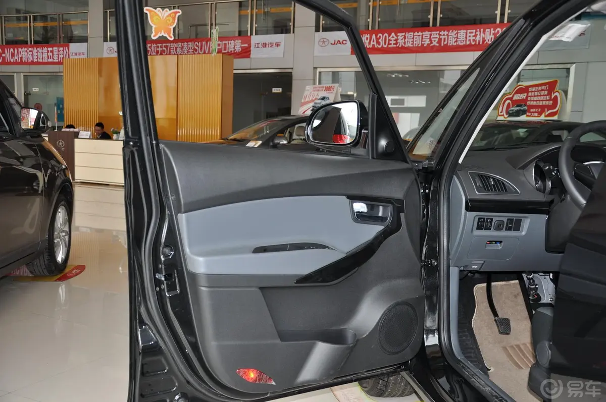 瑞风M21.5L 手动 全能商务舒适型驾驶员侧车门内门板