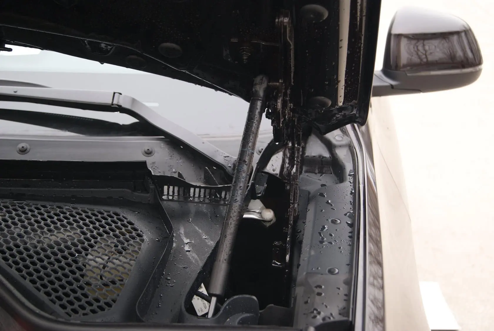 宝马X5(进口)xDrive35i 尊享型行李厢支撑杆