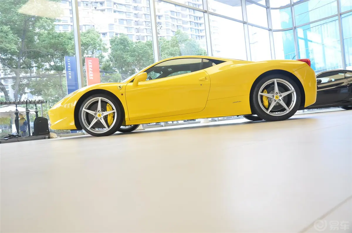 法拉利458Italia 4.5L 标准型外观