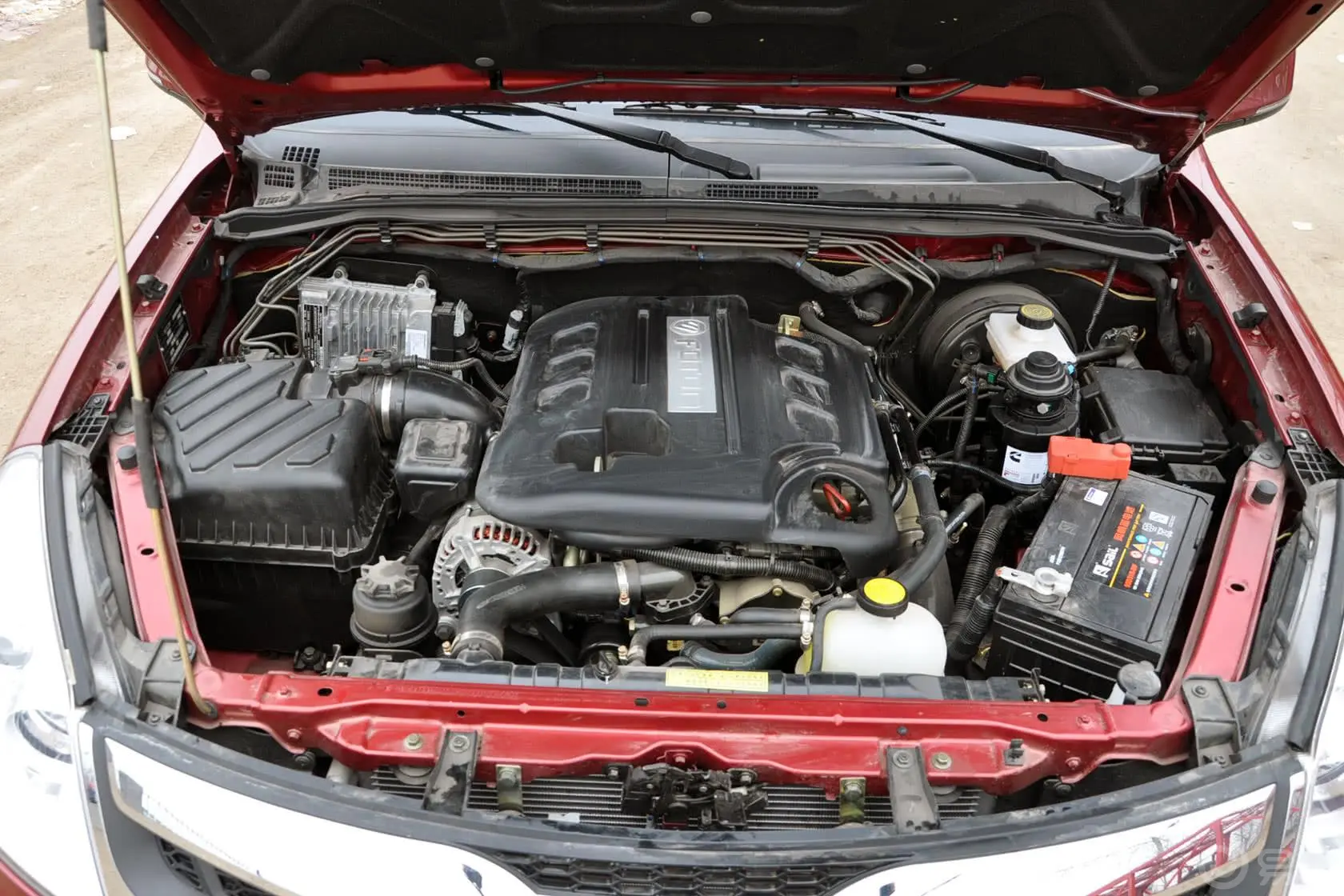 拓陆者E32.8T 手动 两驱 舒适版 柴油 发动机