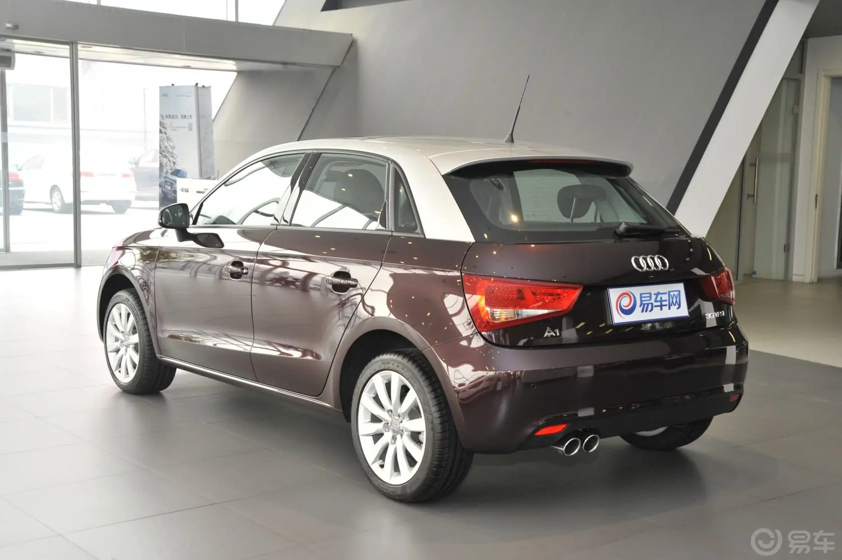 奥迪A1Sportback 30TFSI Ego侧后45度车头向左水平