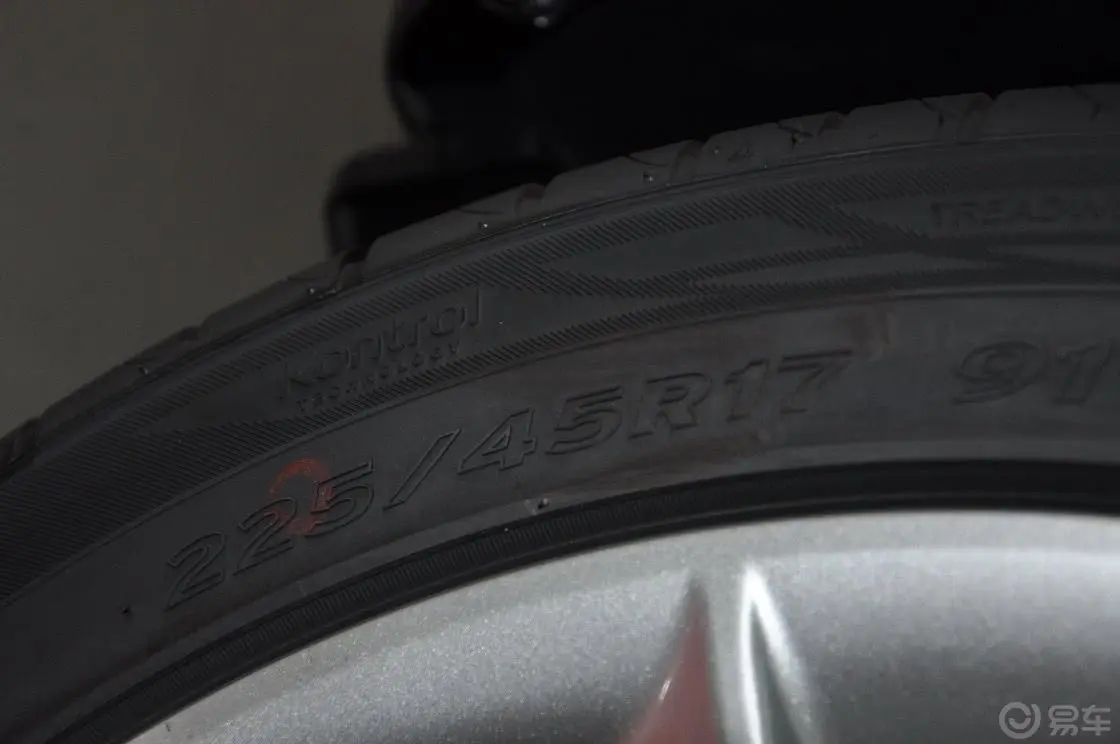 传祺GA51.8T 自动 5周年纪念版轮胎规格