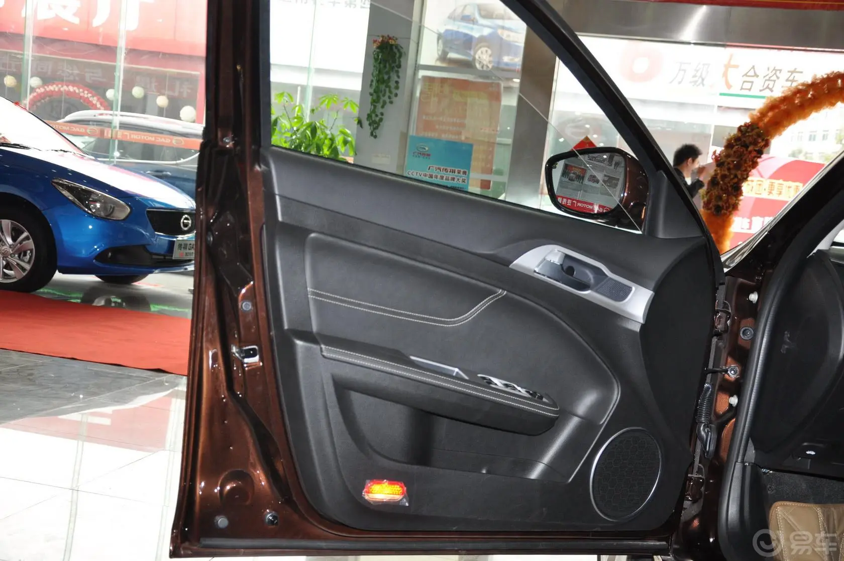 传祺GA51.8T 自动 5周年纪念版驾驶员侧车门内门板