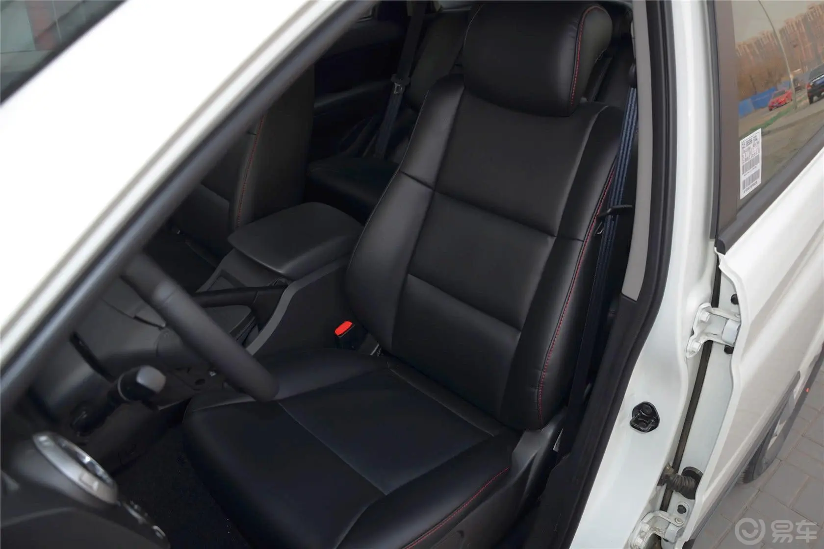 爱腾2.3L 汽油 四驱自动豪华版驾驶员座椅