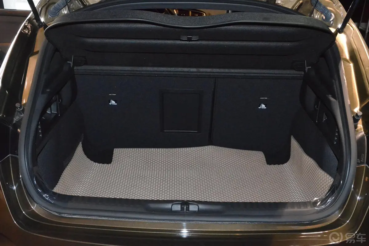 DS 41.6T 手自一体 雅致版行李箱空间