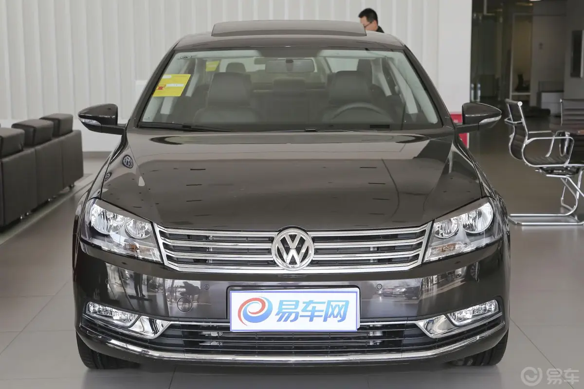 迈腾1.8T 手自一体 领先型正前水平