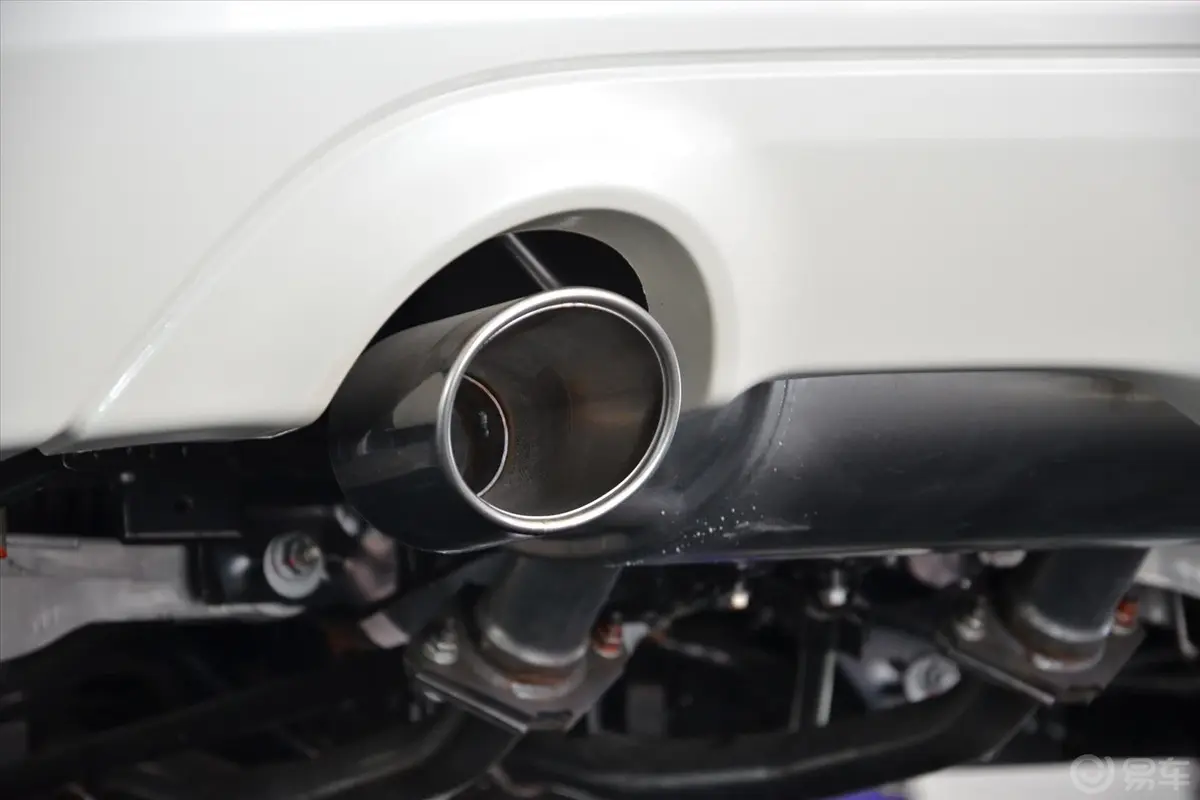日产370Z370Z  Roadster排气管（排气管装饰罩）