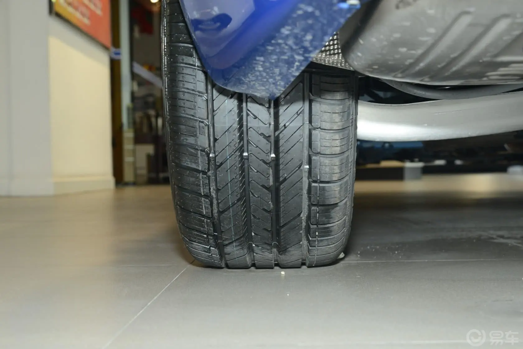君威GS 2.0T 自动 燃情运动版轮胎花纹