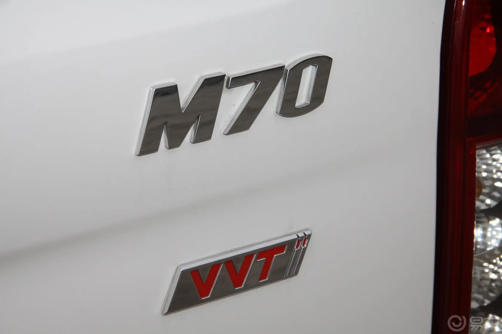 新龙马启腾M701.2L 5MT 创业型尾标
