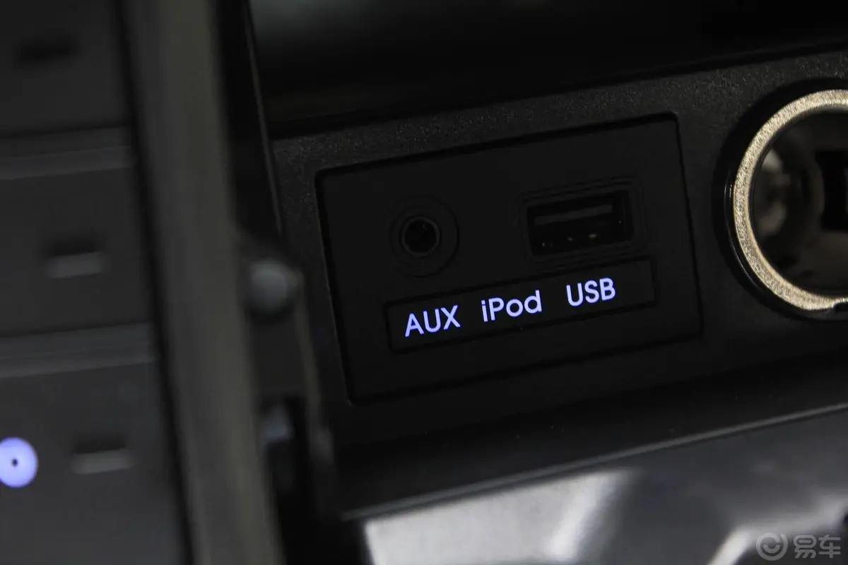 劳恩斯-酷派2.0T 自动 靓雅版USB接口