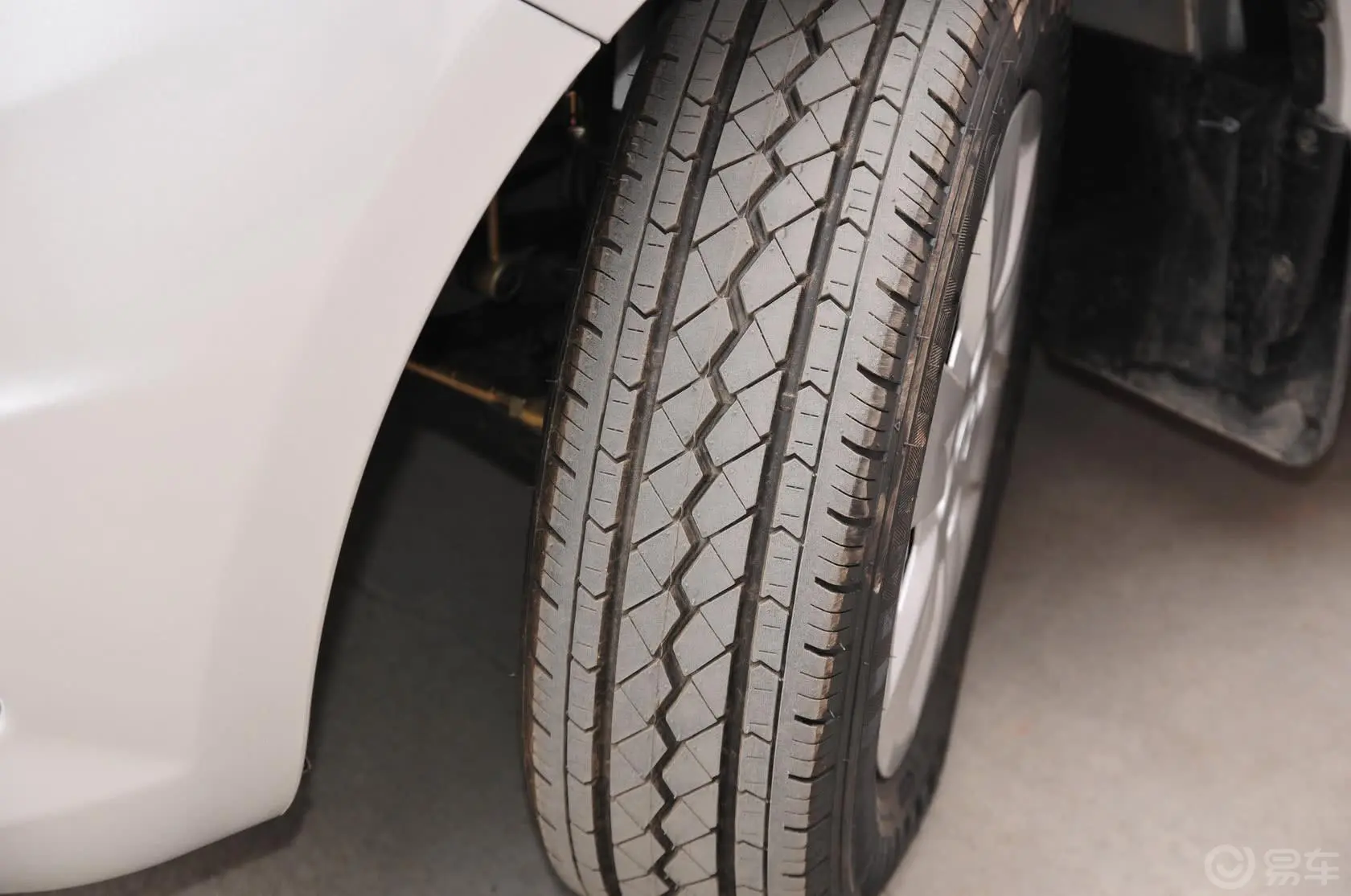 欧诺S1.3L 基本型轮胎花纹