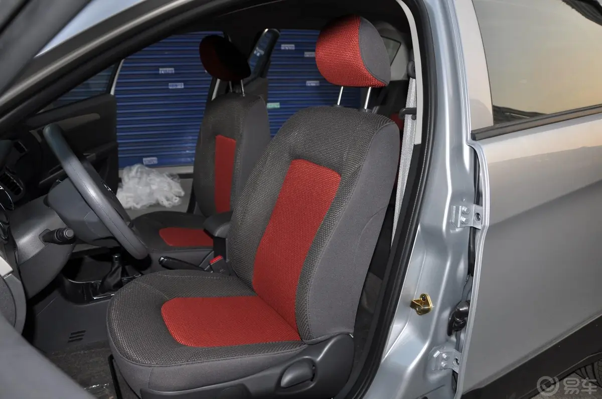 风神H30Cross 1.5L 手动 感恩版驾驶员座椅