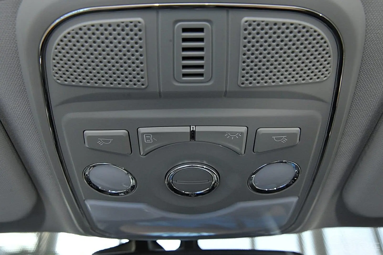 哈弗H6升级版 1.5T 手动 四驱 精英型前排车顶中央控制区