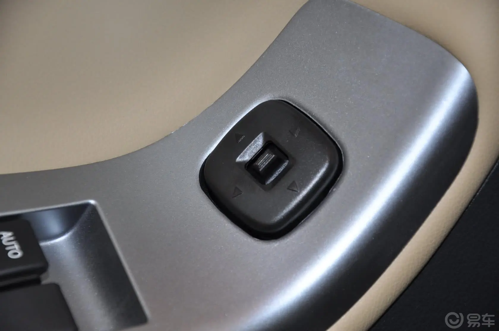 福美来F51.6L 手动 舒适型外后视镜控制键