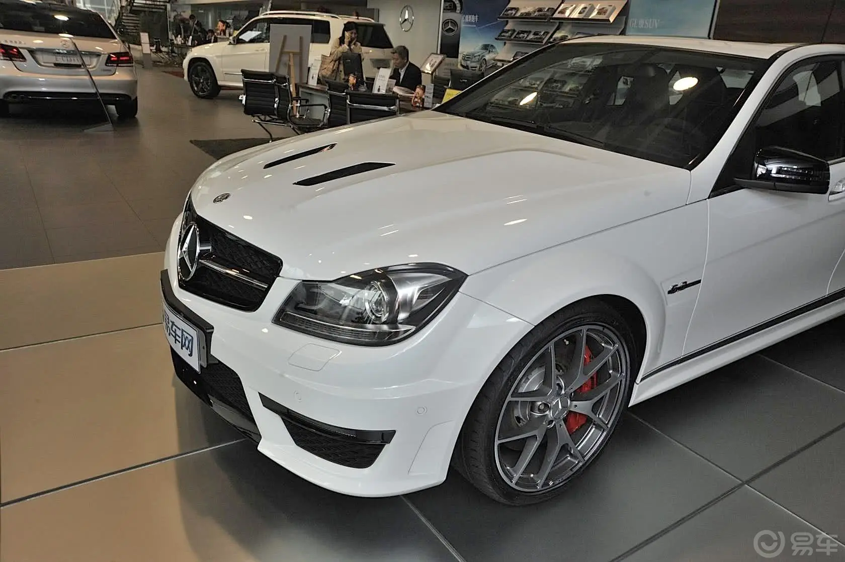 奔驰C级 AMGC 63 AMG Edition 507车头局部