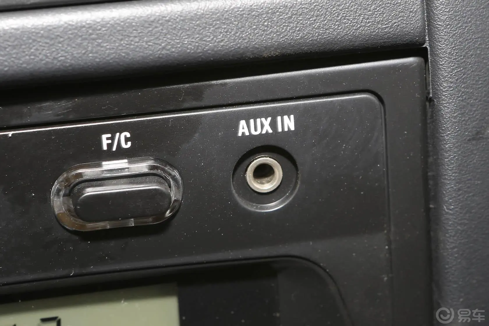乐驰1.0L 手动 优越型AUX接口