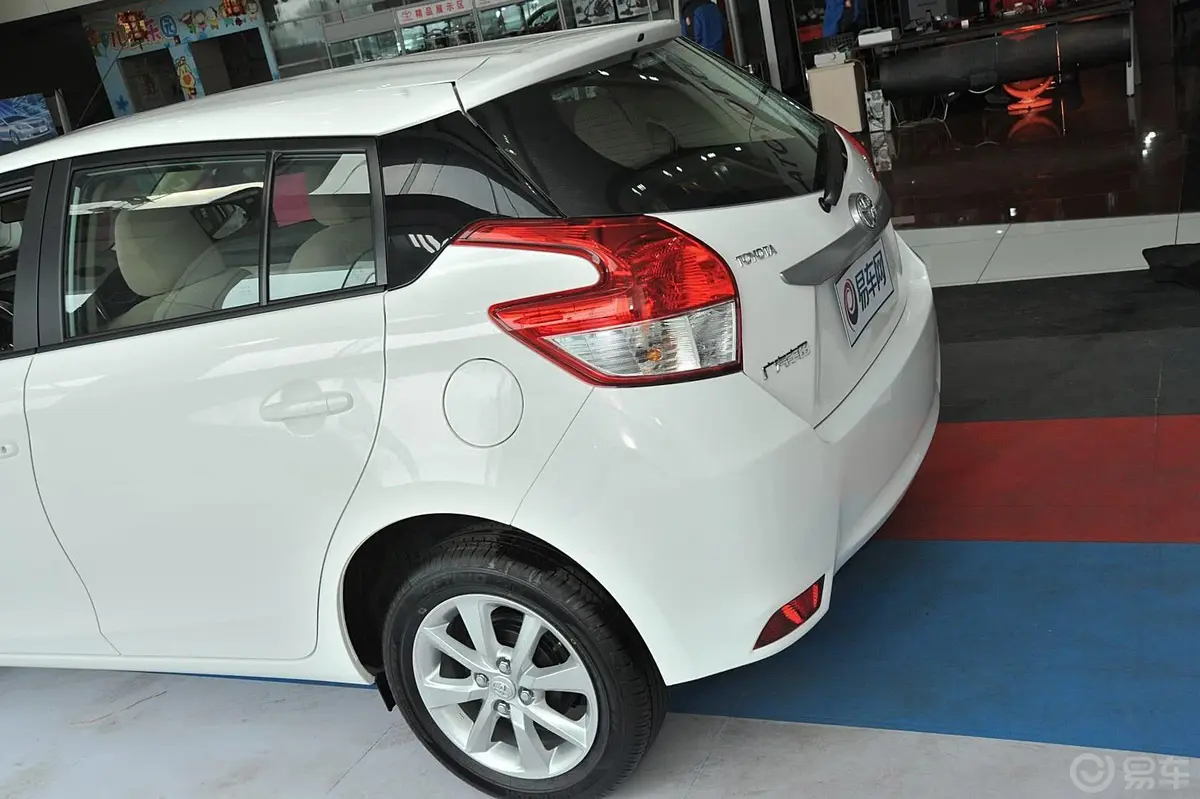 YARiS L 致炫1.5L 自动 炫动版车尾局部