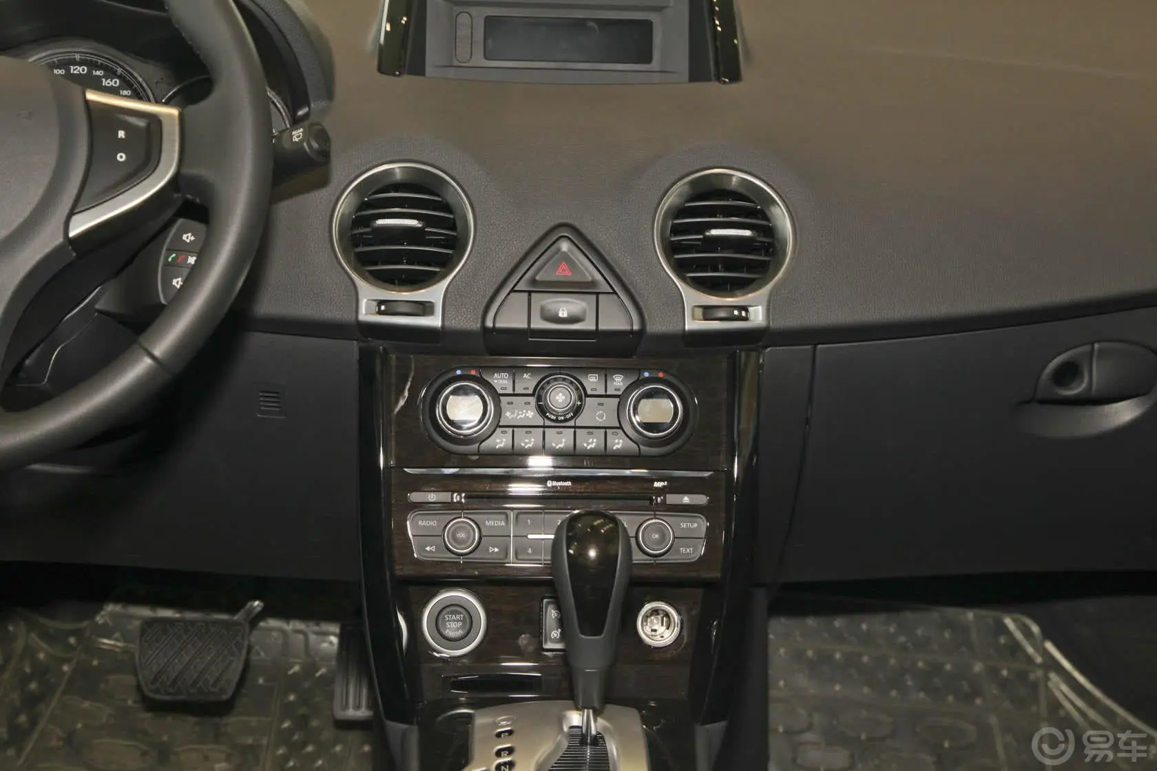 科雷傲(进口)2.5L 两驱 舒适版中控台整体
