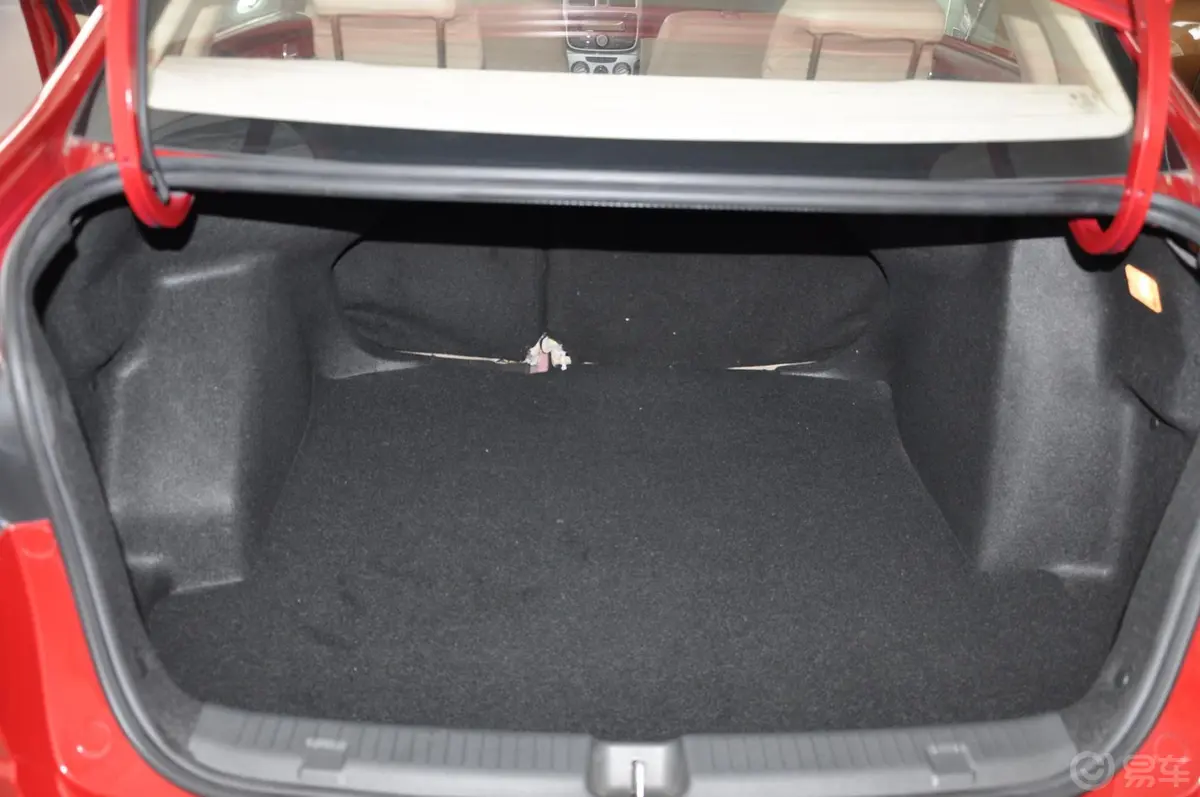 骏捷FSV1.5L 自动 舒适型 新锐版行李箱空间
