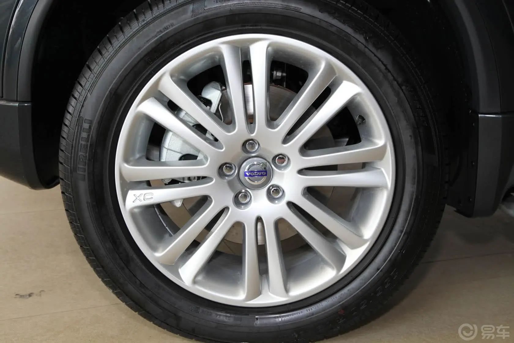 沃尔沃XC902.5T T5 行政升级版轮圈