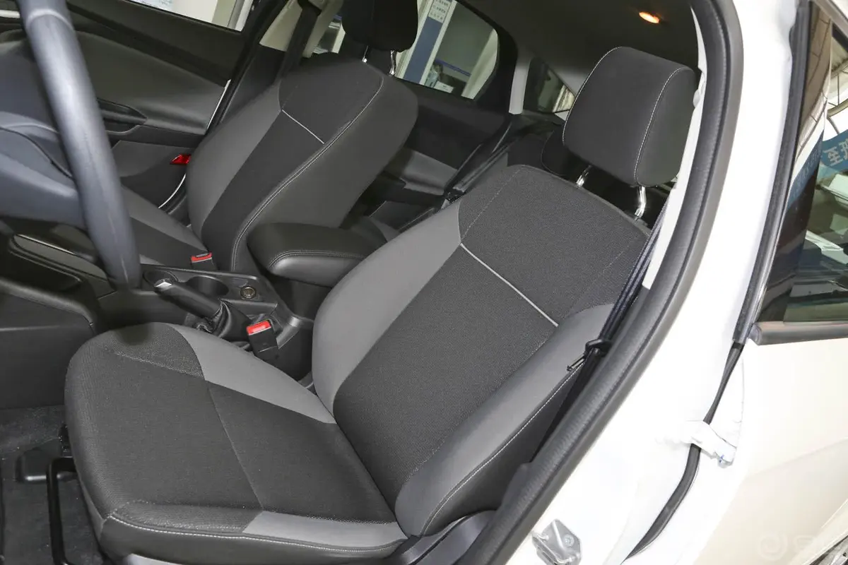 福克斯两厢 1.6L 手动 舒适型驾驶员座椅