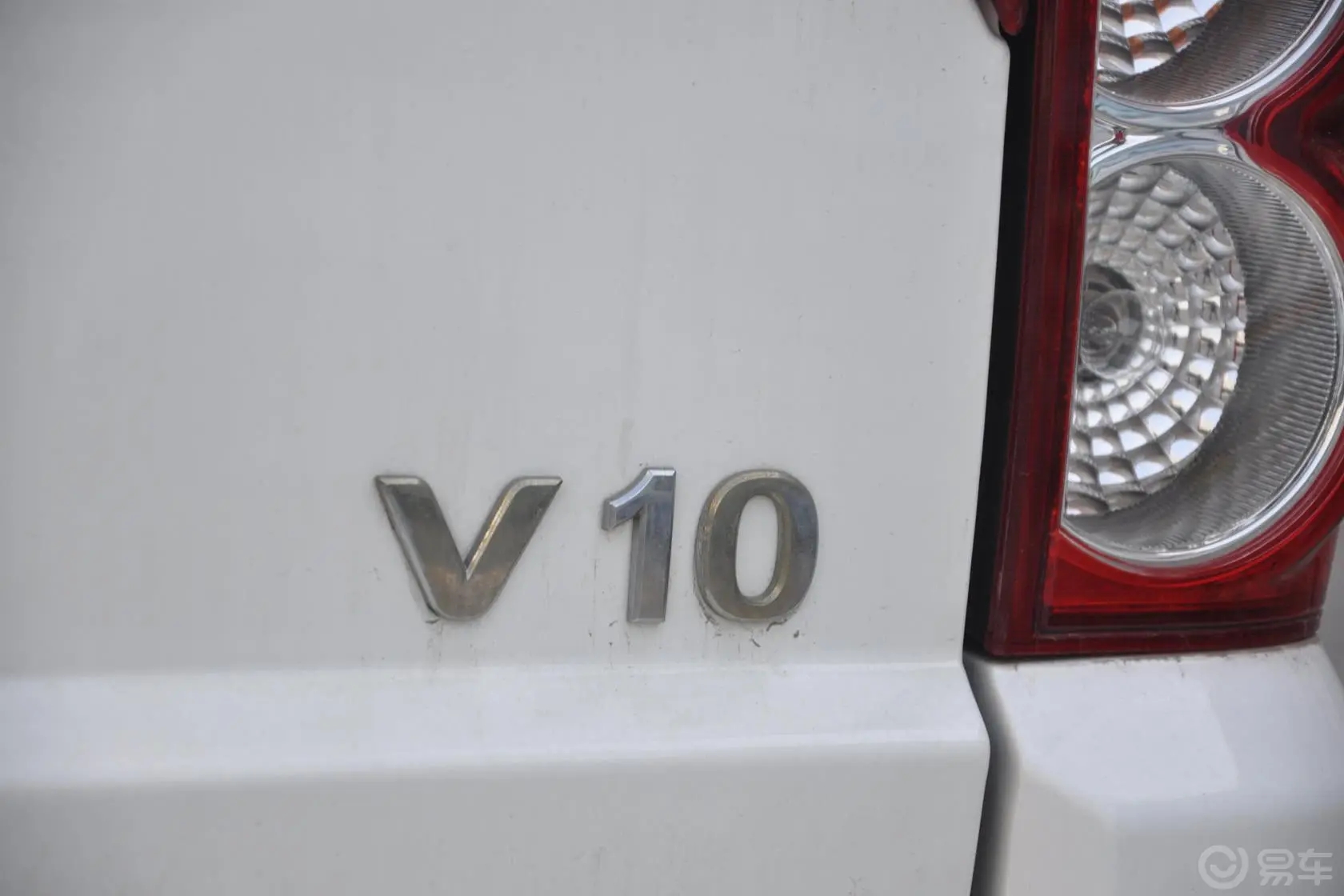 众泰V101.2L 手动 标准版尾标