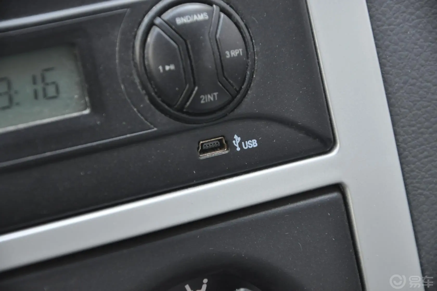 众泰V101.2L 手动 标准版USB接口