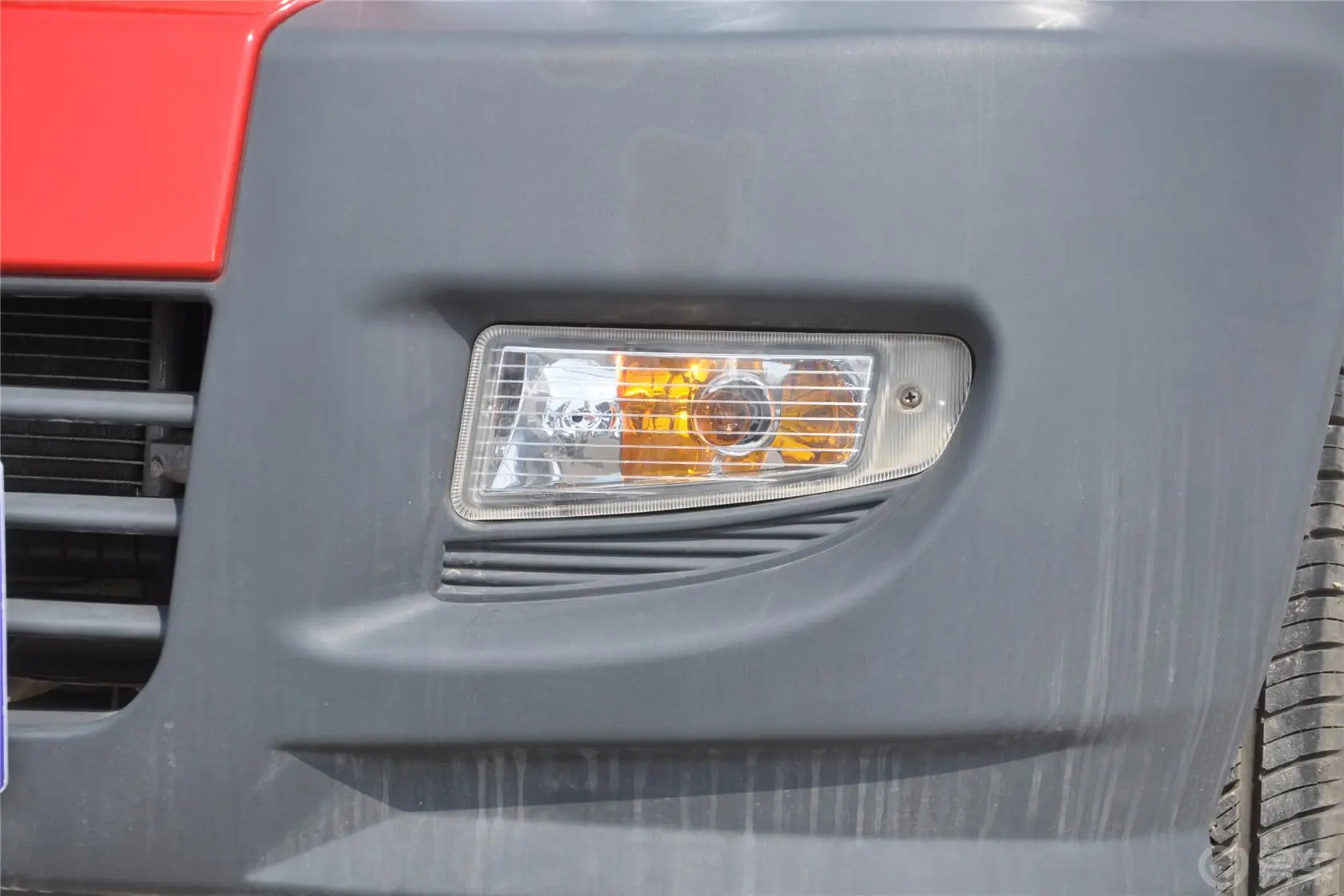 众泰20081.3L 手动 标准型雾灯