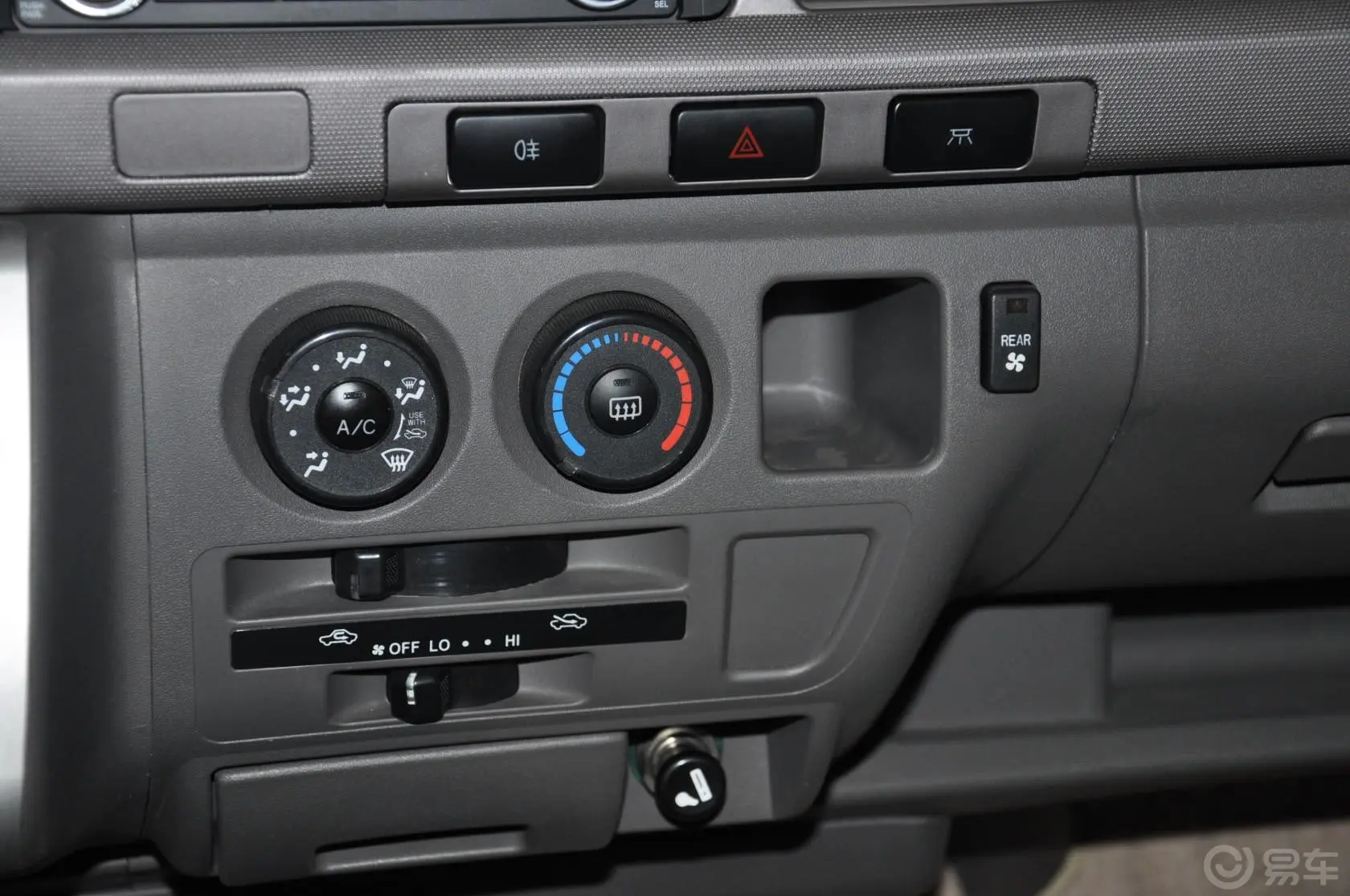 凯歌2.7L 手动 汽油版 豪华版空调