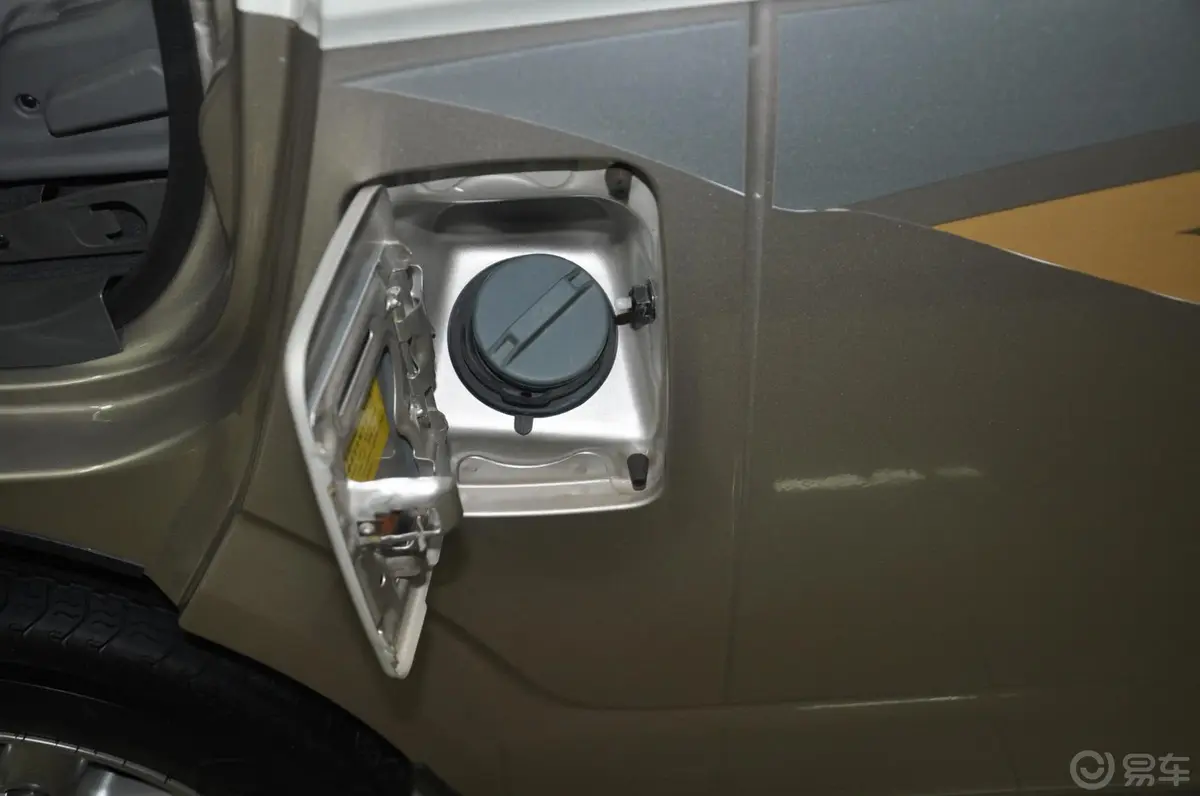 凯歌2.7L 手动 汽油版 豪华版油箱盖