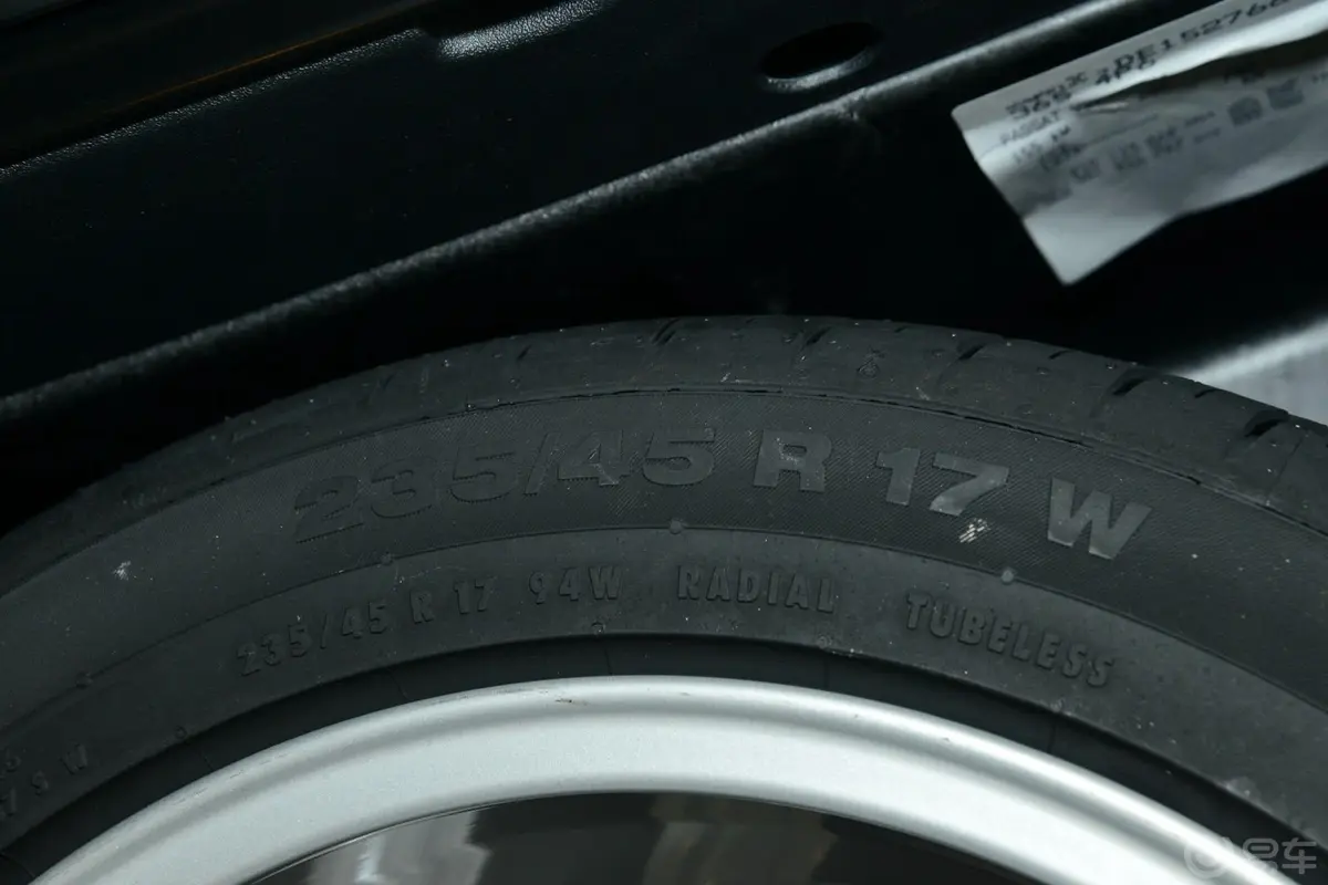 迈腾(进口)旅行版 2.0T 舒适型备胎品牌